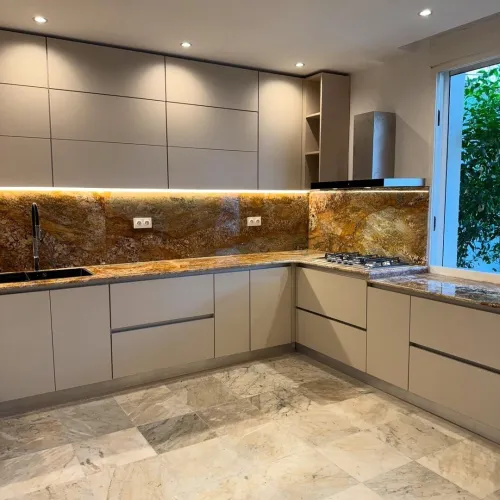Cuisine moderne et dressings équipés sur mesure تصنيع مطابخ عالية جودة بسعر الورشة 