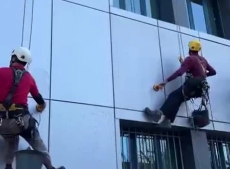 Société de nettoyage des façades et vitres intérieur et extérieur / entreprise de vitrage & façade