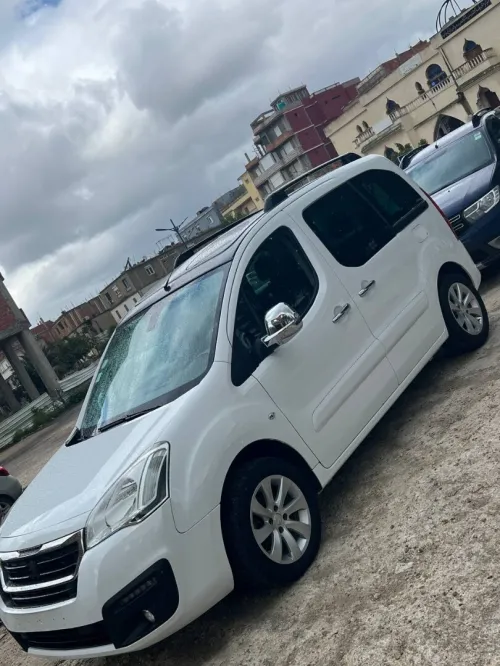 Peugeot Partner 2017 Tepee Allure 