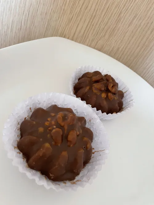 حلويات منزلية لذيذة لنيني&نورة