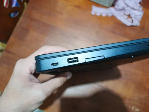 Dell Latitude 5490 - i5 7ème - 8Go RAM - SSD 256 - Batterie Excellente - état 9/10 come neuf