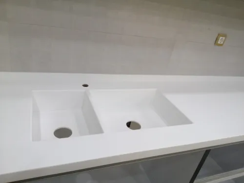 Plan de travail cuisine en Corian 