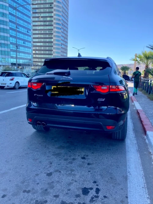Jaguar F pace 2016 