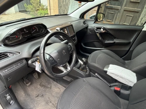 Peugeot 208 2019 Allure Facelift