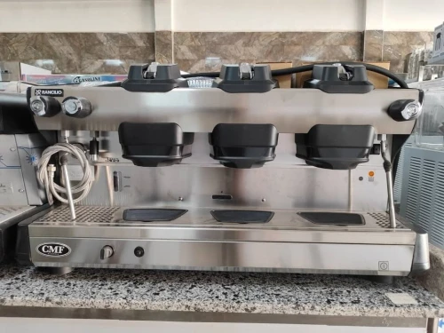 MACHINE A CAFE RANCILIO 3 BRAS ET 4 BRAS