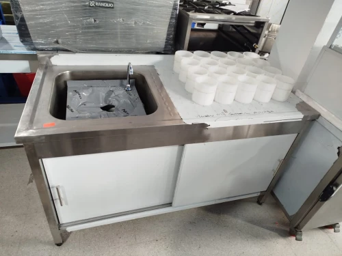 TABLE INOX ET MEUBLE INOX