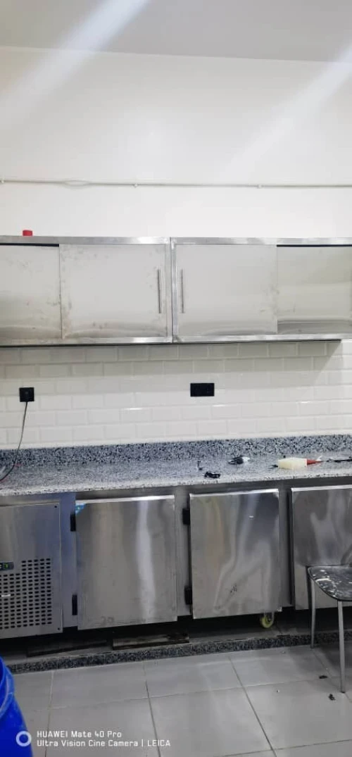 TABLE INOX ET MEUBLE INOX