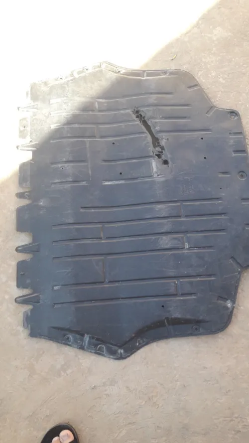 Cache bas du moteur caddy 
