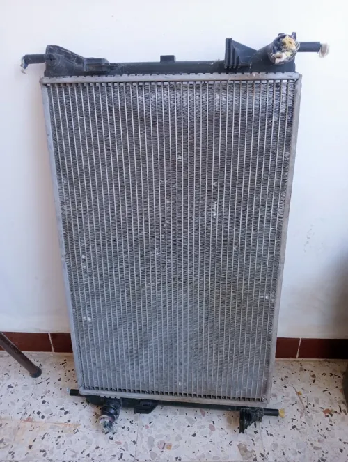 Radiateur de refroidissement et pompe à eau 