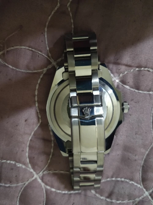 Montre Rolex répliqua identique