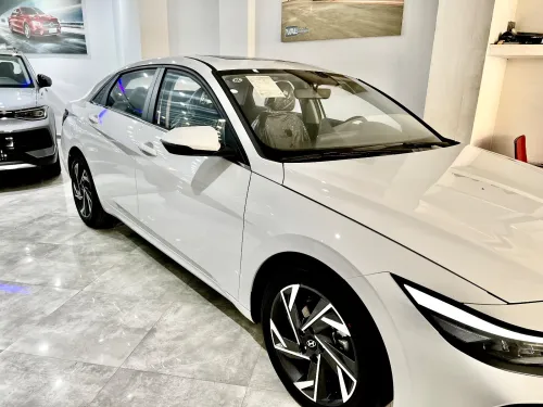 Hyundai Elantra 2025 