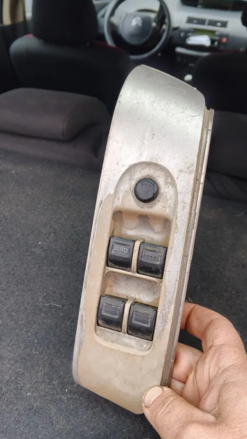 Bouton monte glace honda city Mitsubishi L200