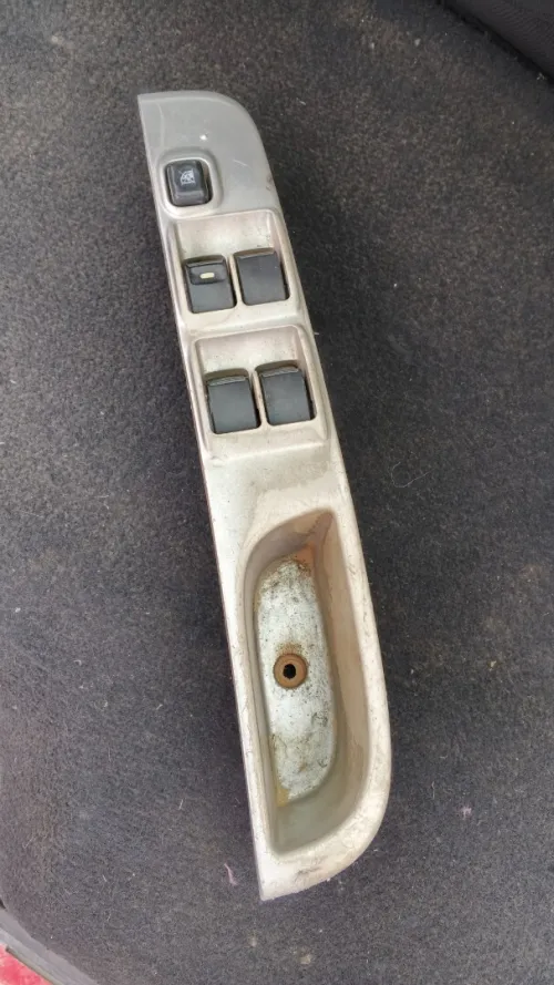 Bouton monte glace honda city Mitsubishi L200