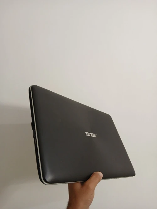 ASUS X751LX I7 5500U RAM 8GB SSD 256GB 17Pouce