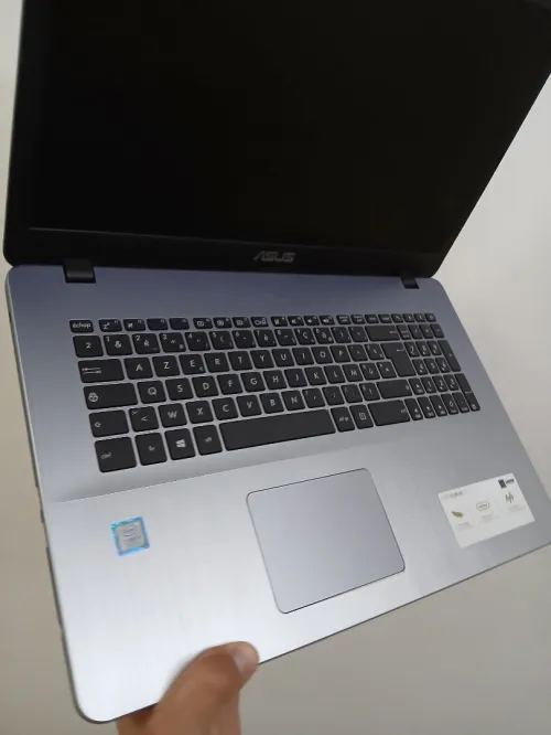 ASUS X705UV I7 7500U RAM 12GB NVIDIA 920MX 2GB SSD 256GB