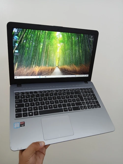 ASUS X540UP I5 7200U AMD RADEON HD 8500M 2GB RAM 8GB SSD 256GB