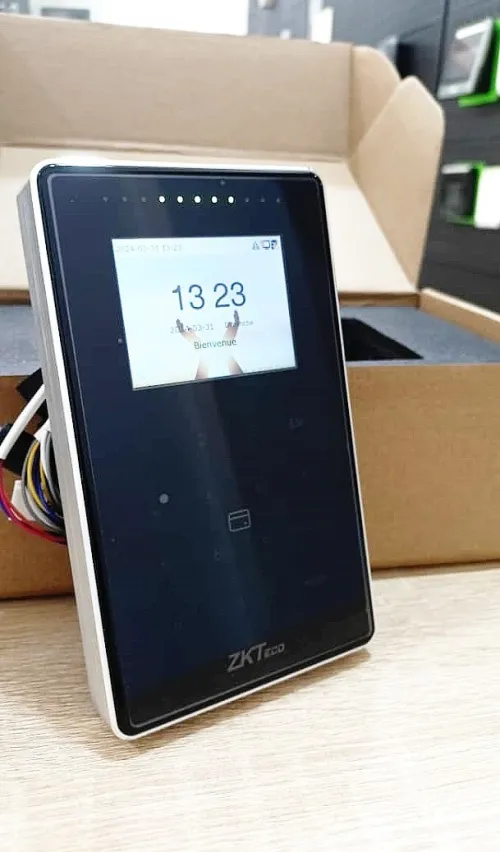 Contrôle d'accès autonome avec carte RFID et PIN ZKTeco SC800, capacité de 100 000 utilisateurs