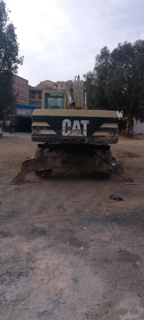 Hyundai Caterpillar M320 pneumatique 