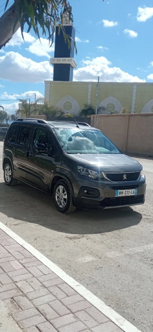 Peugeot Riftre 2021 Allure