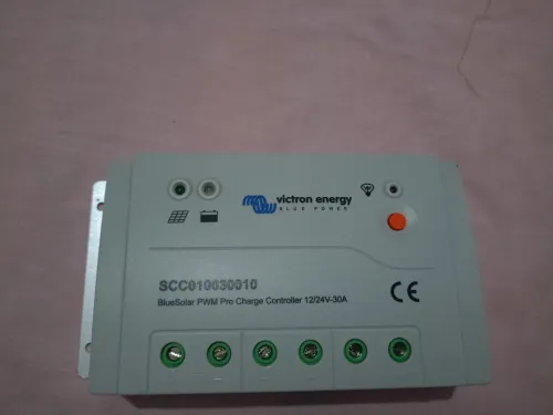 Régulateur de charge Victron 12/24V 30A