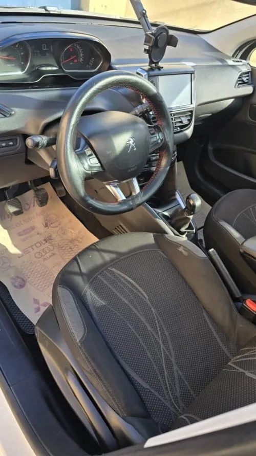 Peugeot 208 2014 Allure