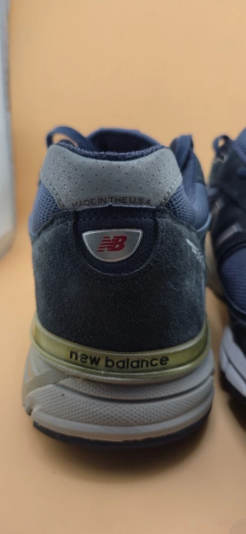 New Balance M990NV4  - Ref M990NV4  - Original اصلية - Pointure 49 / 32 CM /Largeur 4E