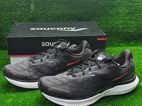 Saucony Triumph 19 - Ref S20678-10 - Original اصلية - Pointure 46.5 / 30 CM