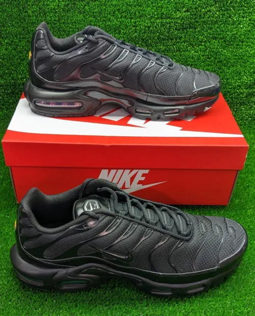 Nike Tn Air Max Plus black/black/black - Ref 604133-050- اصلية Original  47 / 30.5 Cm