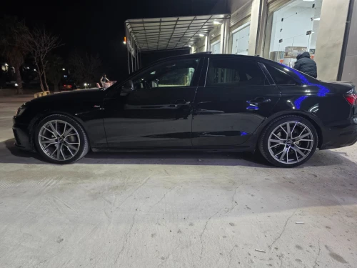 Audi A4 2021 S Line +