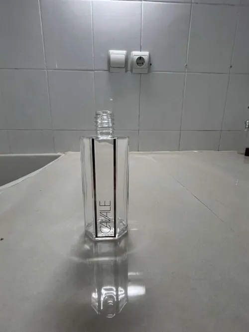 Bouteille de parfum vide 