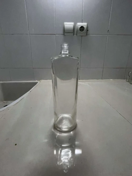Bouteille de parfum vide 