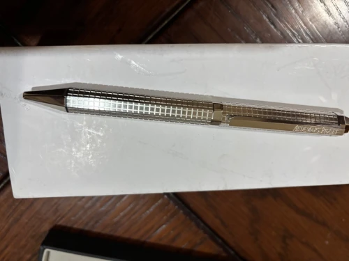Stylo somptueux de la célèbre marque Audemars Piguet
