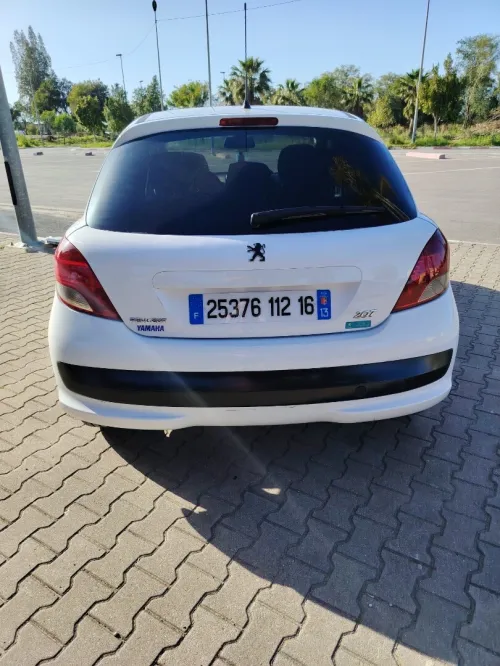 Peugeot 207 2012 Fennec
