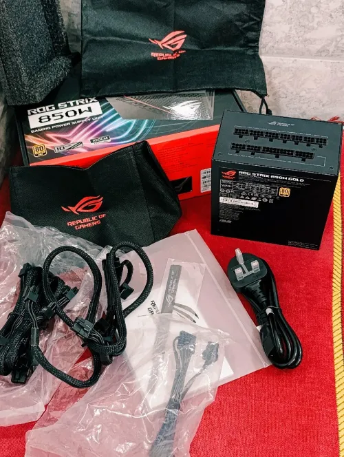 POWER 850 WAT GOLD ROG STRIX ORAN