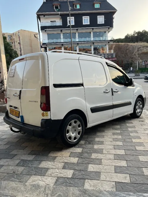 Peugeot Partner 2015 B9
