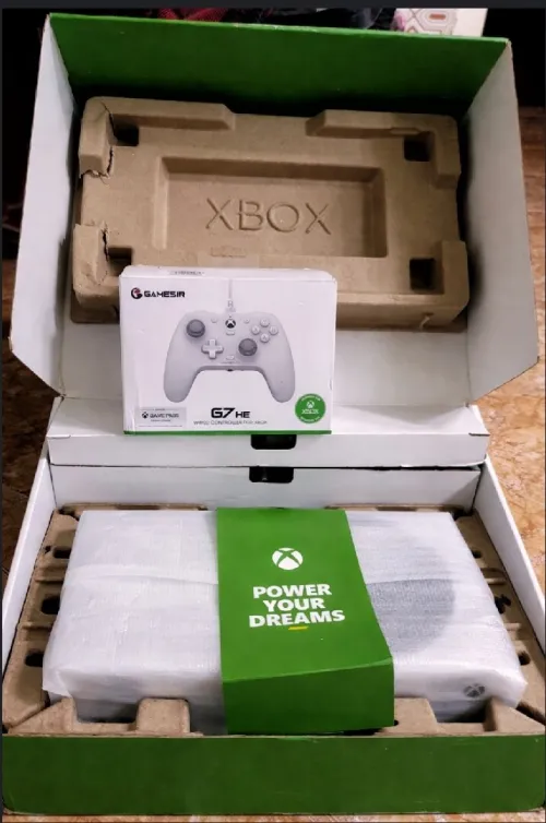 XBOX SERIES S avec 2 manettes