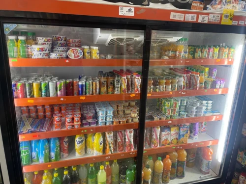 Frigo Présentoir Boissons et Produits Laitiers Marque CUISINOX