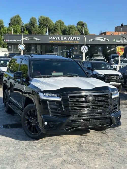 Toyota Land Cruiser  2026 VX-R black black