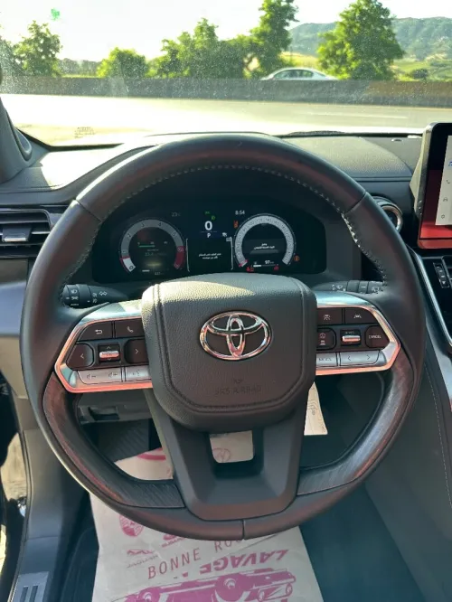 Toyota Land Cruiser  2026 VX-R black black