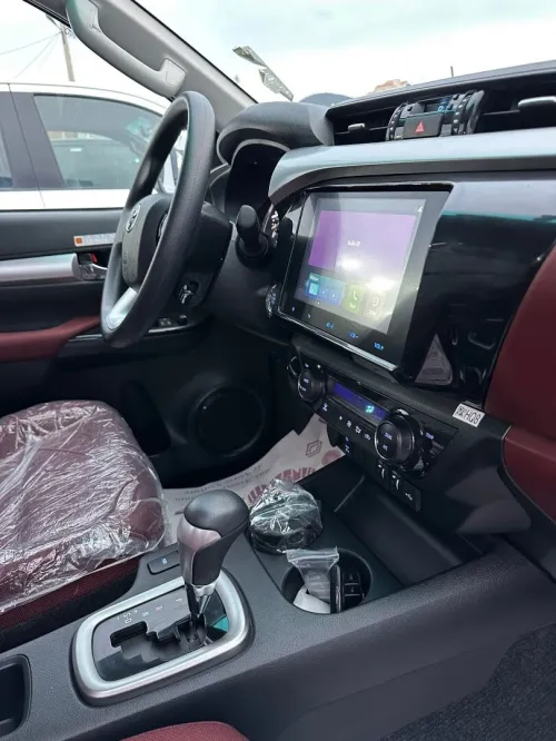 Toyota Revo  2025 Souadi