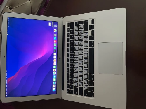 Macbook Air 2017 13-inch i5 8go 256gb