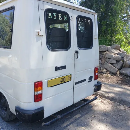 PLEUGEOT J9 2000