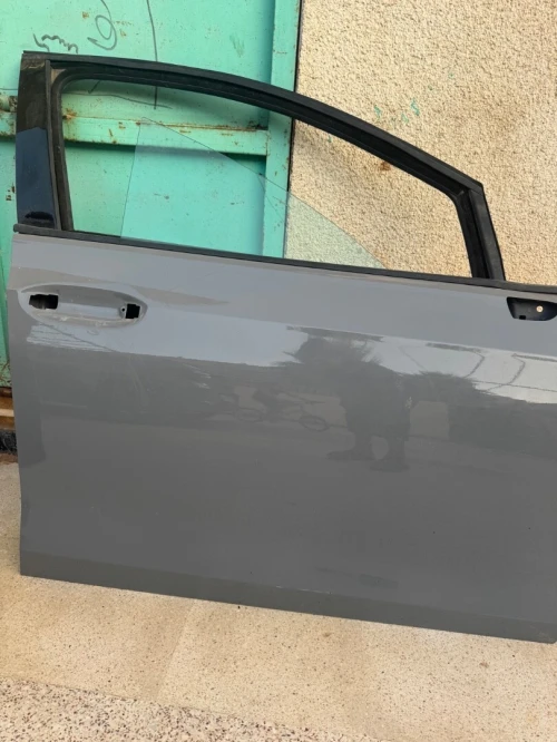 Porte avant droite