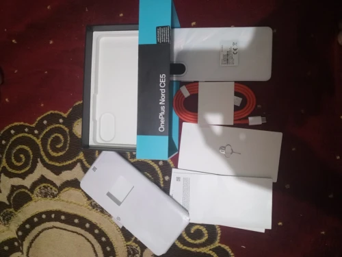 One plus One plus nord cE 5 5g