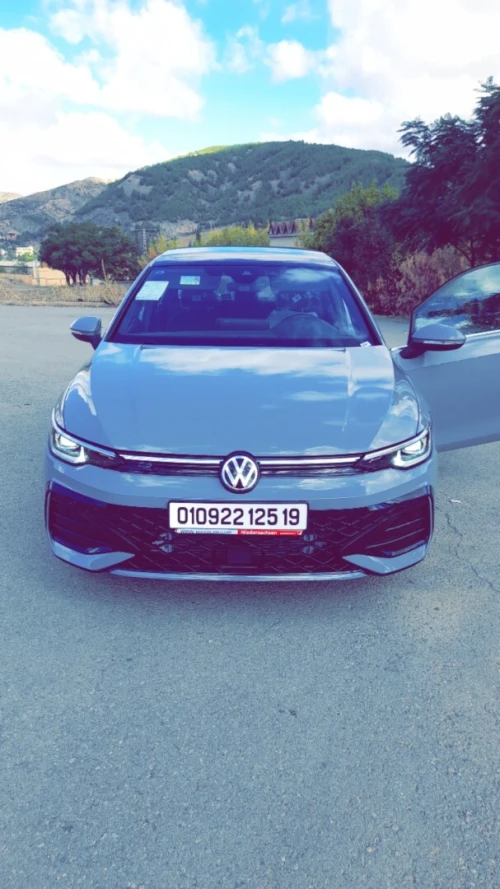 Volkswagen Golf 8 2025 R-Line