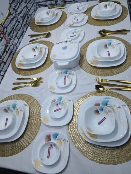 Service A Tabel 32 Piece Motif 2