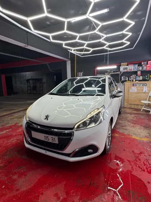 Peugeot 208 2015 Allure Facelift