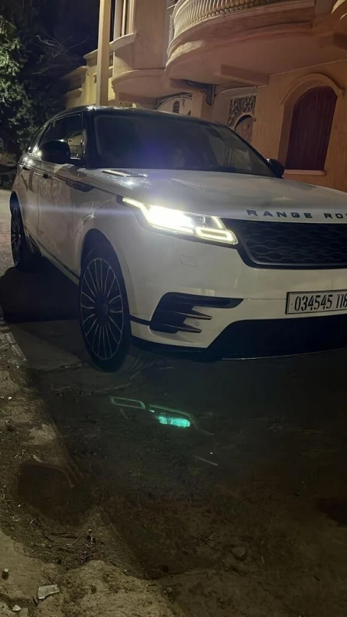 Land Rover Land Rover  2018 Premium 