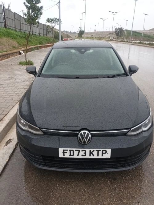 Volkswagen Golf 8 2024 Life   volant droite