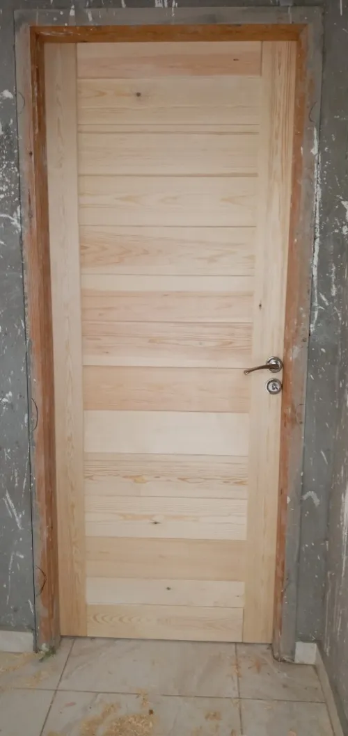 Montage porte en bois